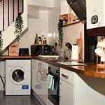 Smallest House In Chester - Cosy 1 Bedroom Home