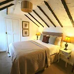 Brookside Hotel & Restaurant
