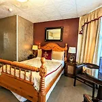 Brookside Hotel & Restaurant