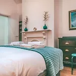 Chester Rows At Bridge Street, City Centre - Luxury Apartments By Polkastays
