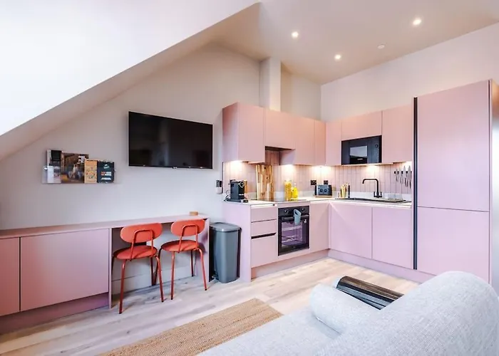 City Centre Apartment Free Parking And Luxury Finishes