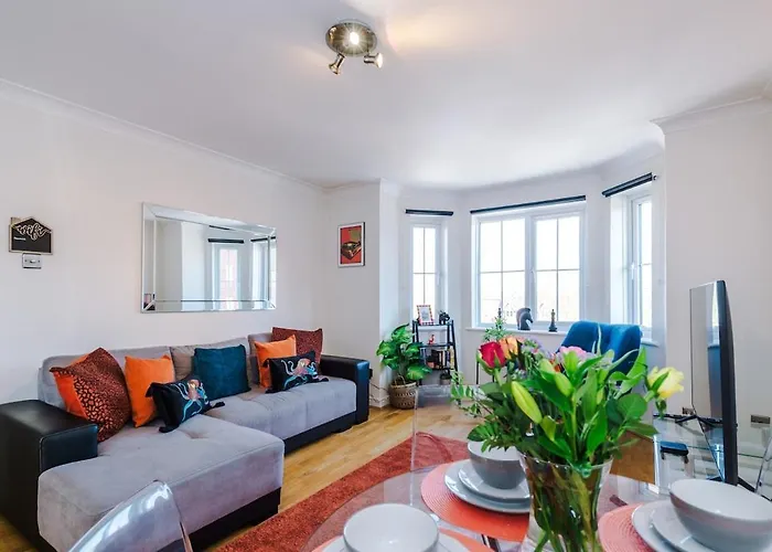 Comfy & Convenient 2Br Apartment Near Chester