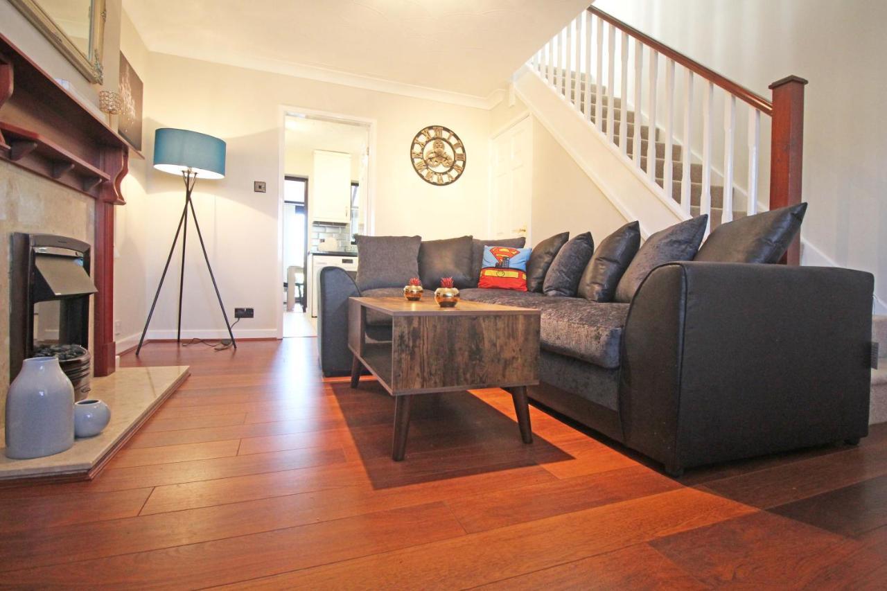 The Barwoods - Modern Spacious In - Parking Ferienhaus