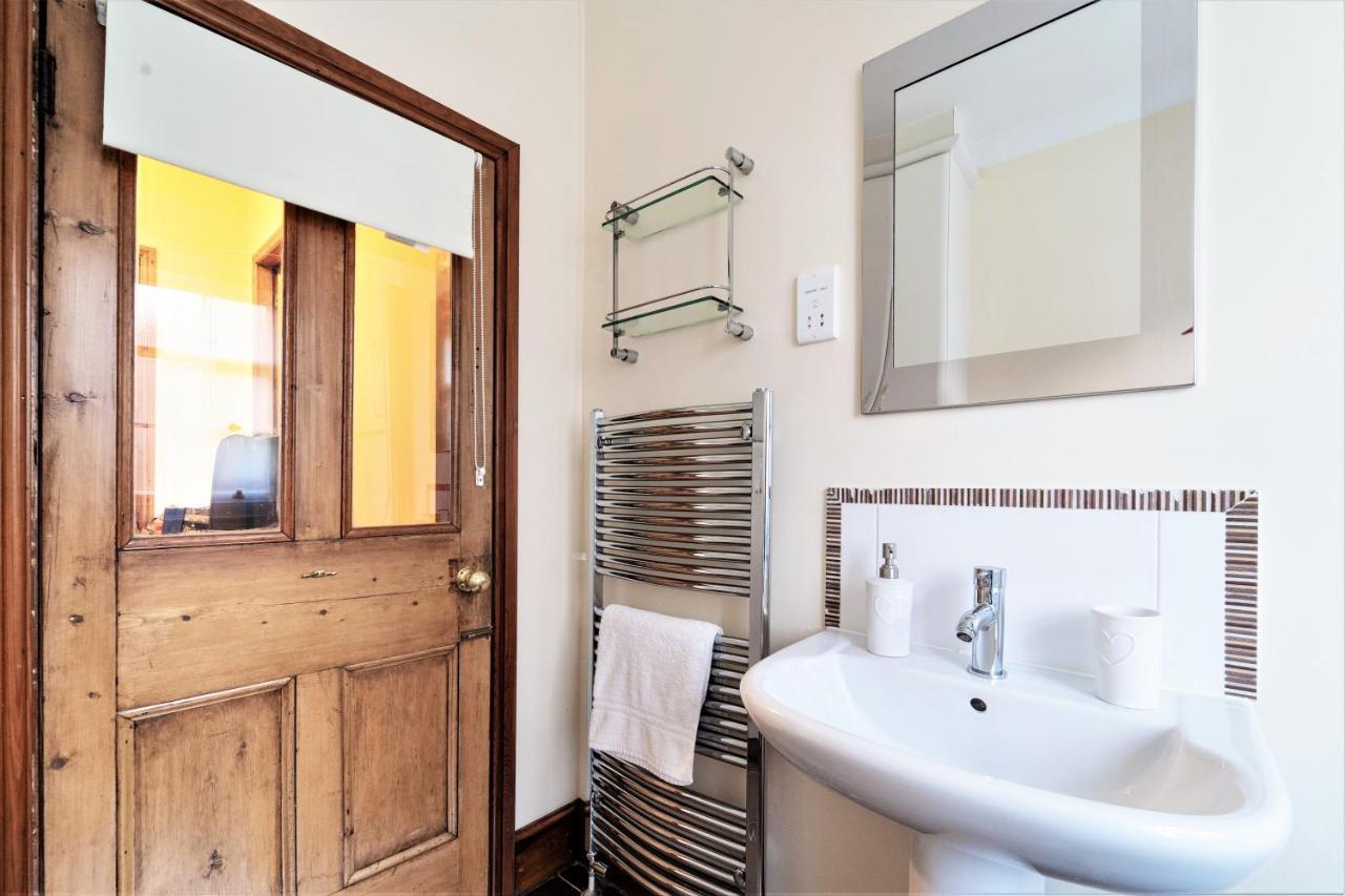 The In Chester, Sleeps 6 With Free Parking Ferienhaus *