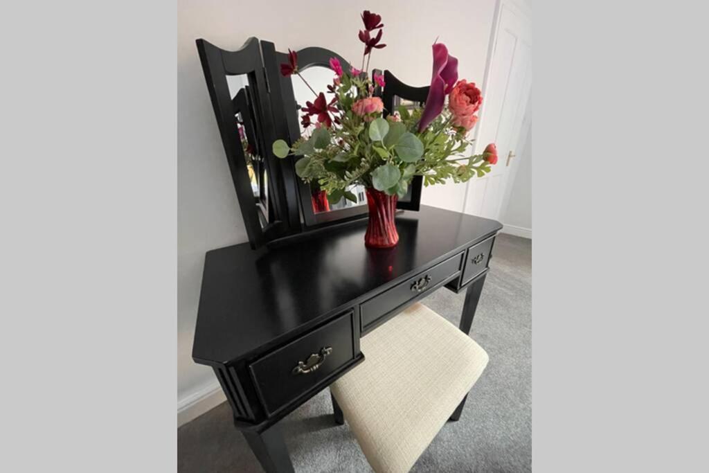 Queens Boutique House Centre With Parking Holiday home *