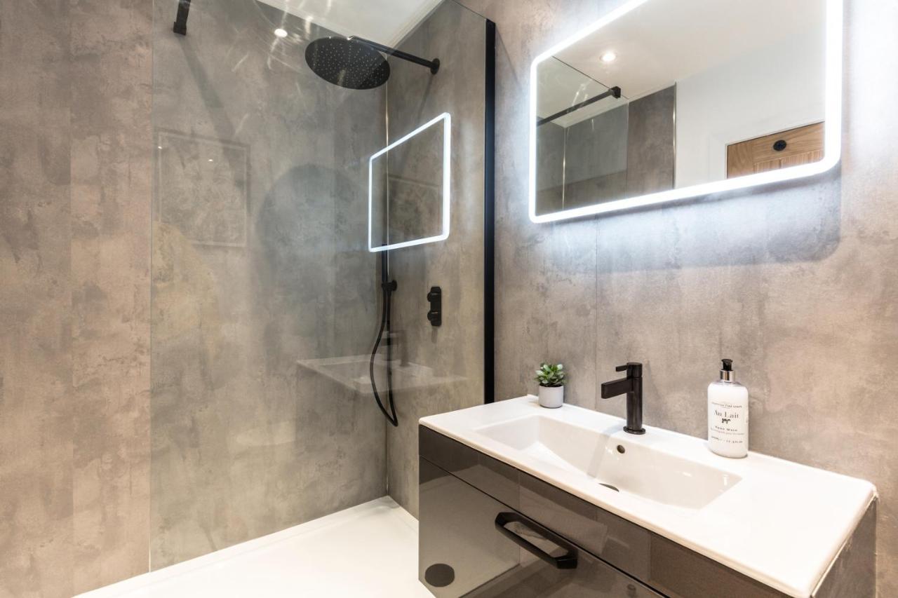 The Penthouses, 9 Albion Mews Apartment *