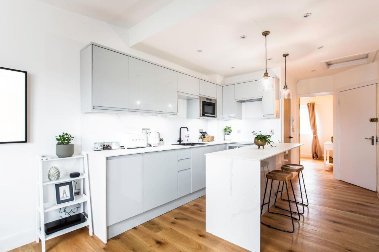 Apartment The Penthouses, 9 Albion Mews