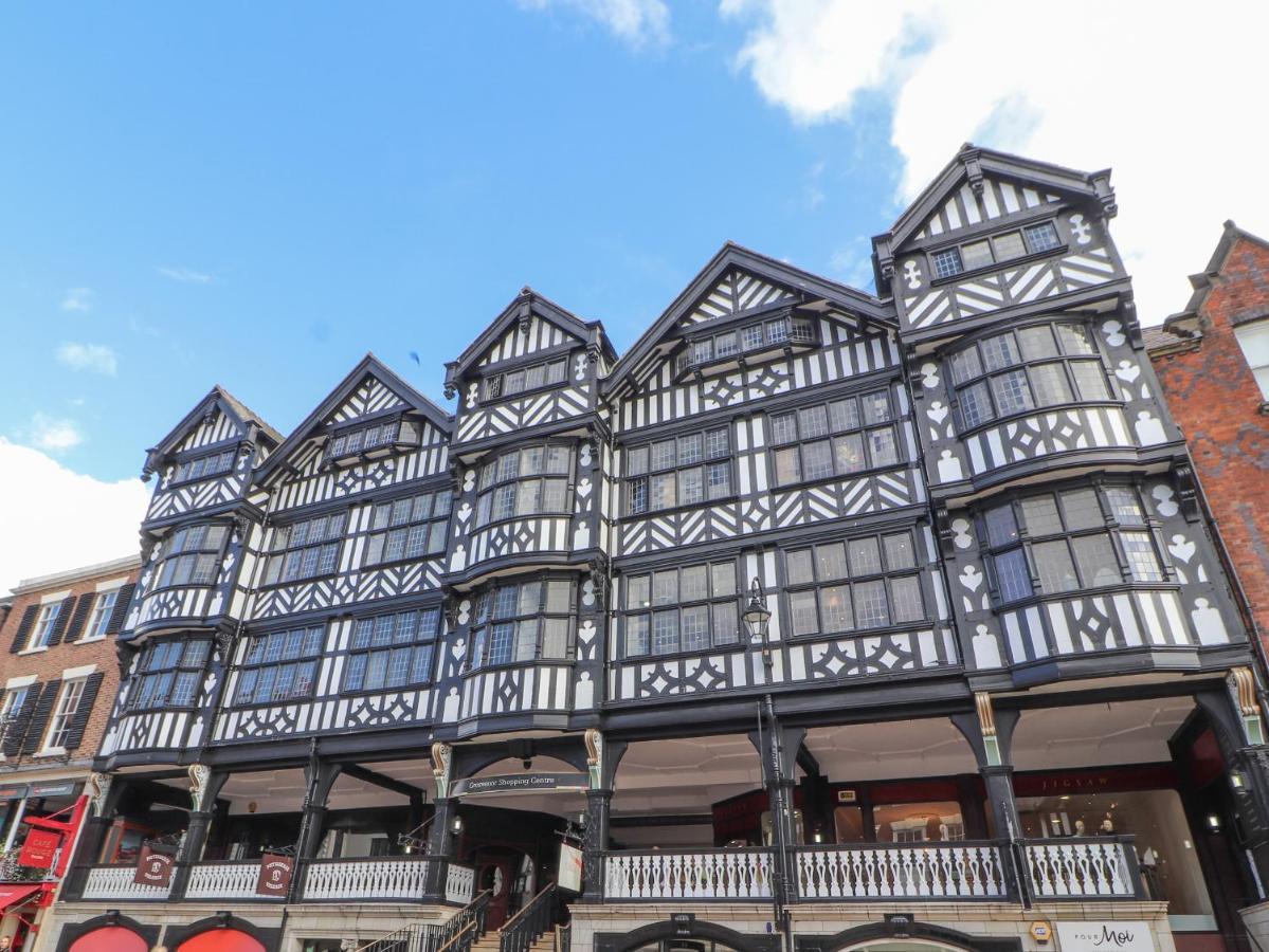 Dragon's Den * Chester