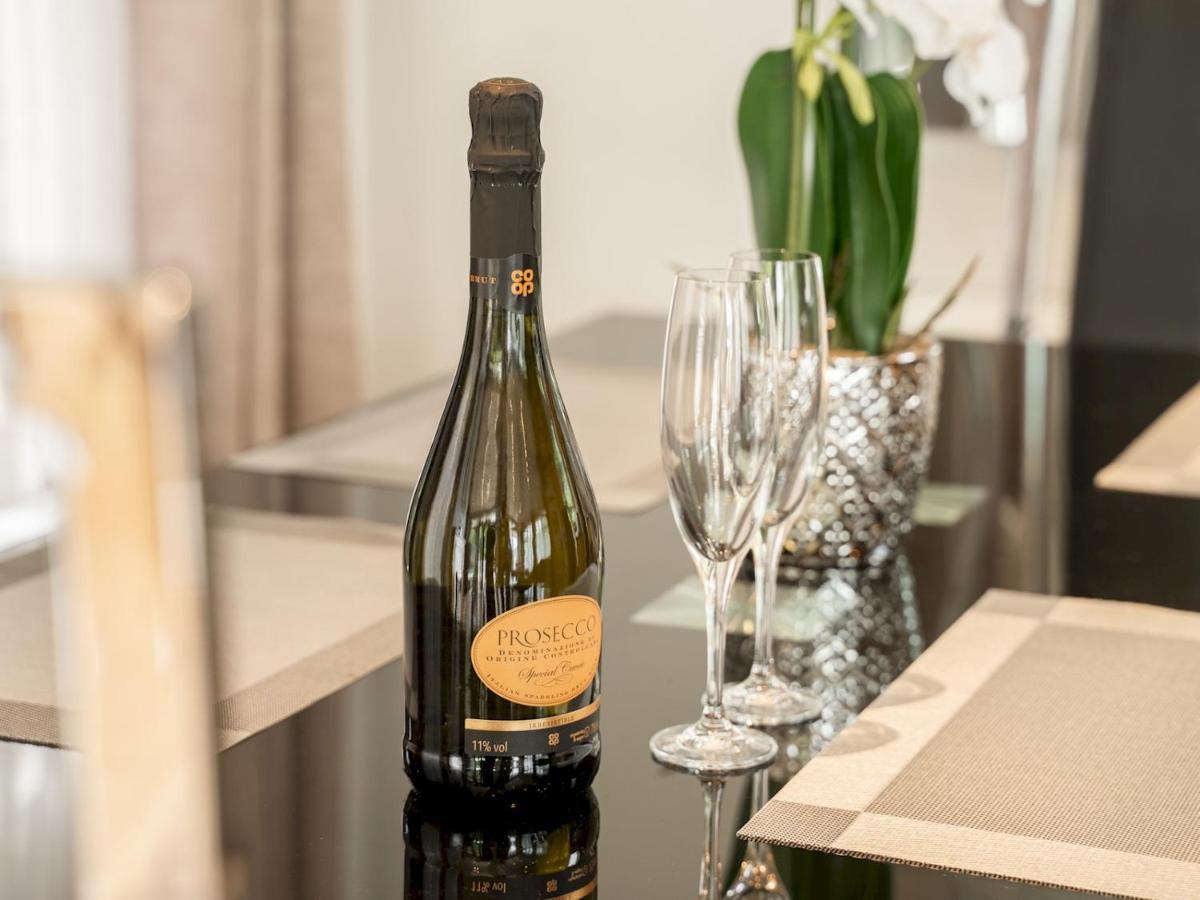 Pass The Keys The At Point House Farm - Sleeps Up To 6 *