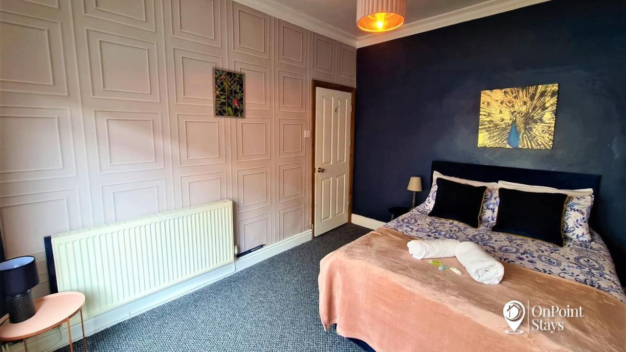 Lovely Spacious 5 Bedroom Near City Centre Apartment *