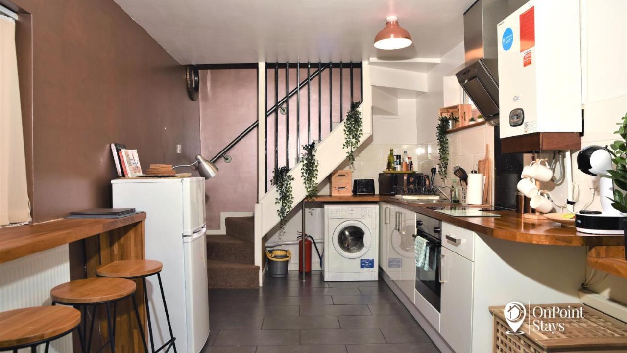 Smallest House In - Cosy 1 Bedroom Ferienhaus Chester