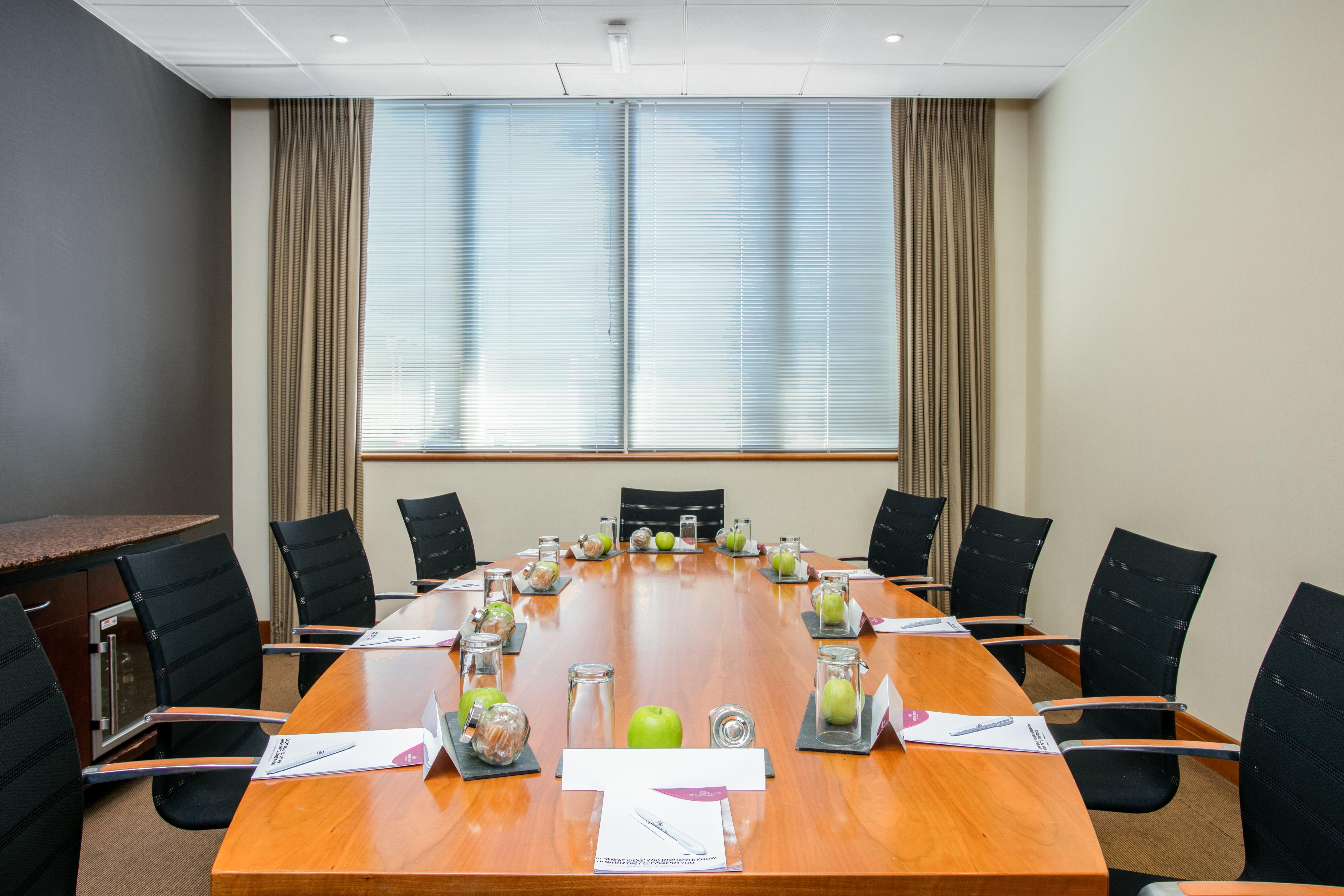 Crowne Plaza By Ihg 4*