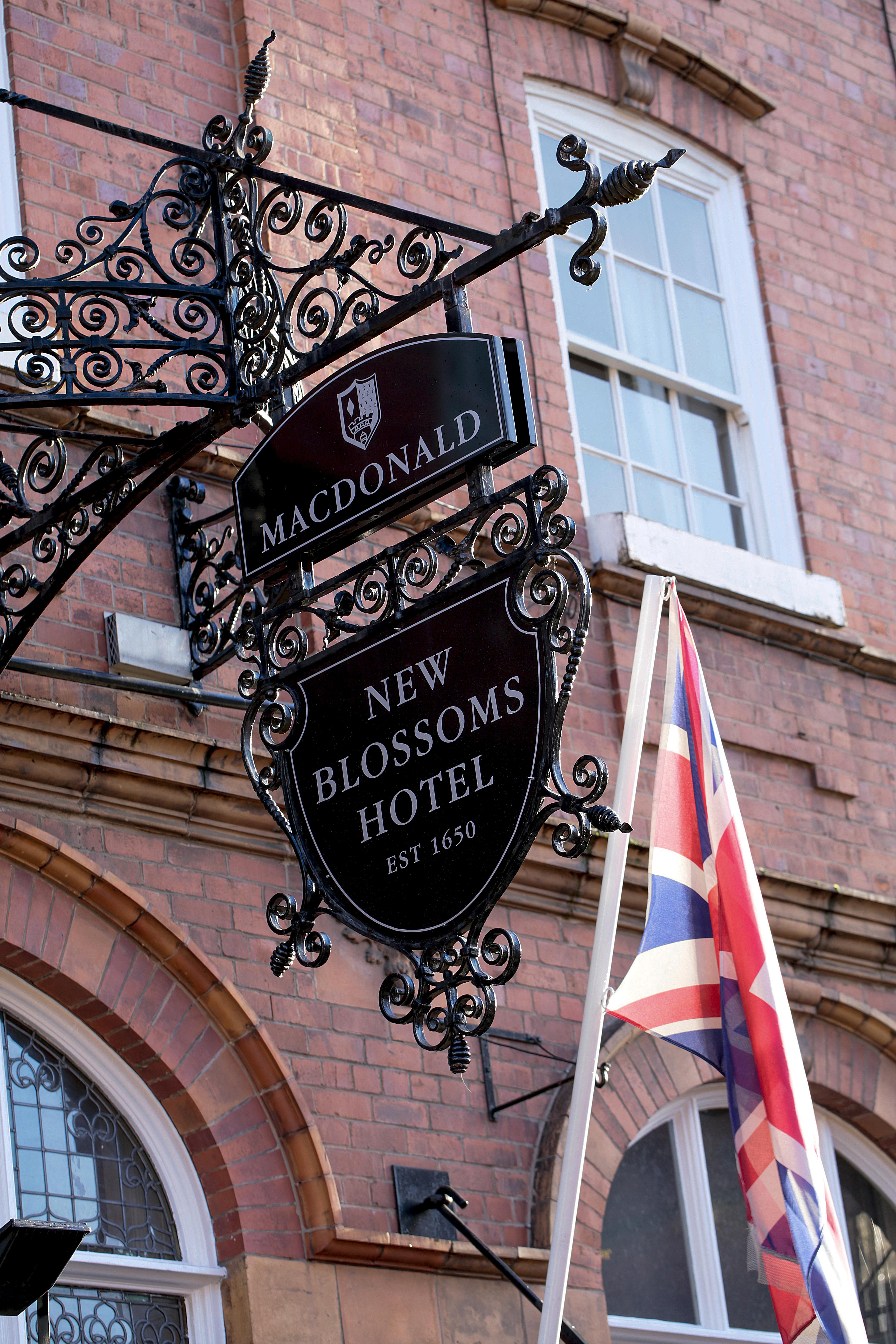 Hotel Macdonald New Blossoms