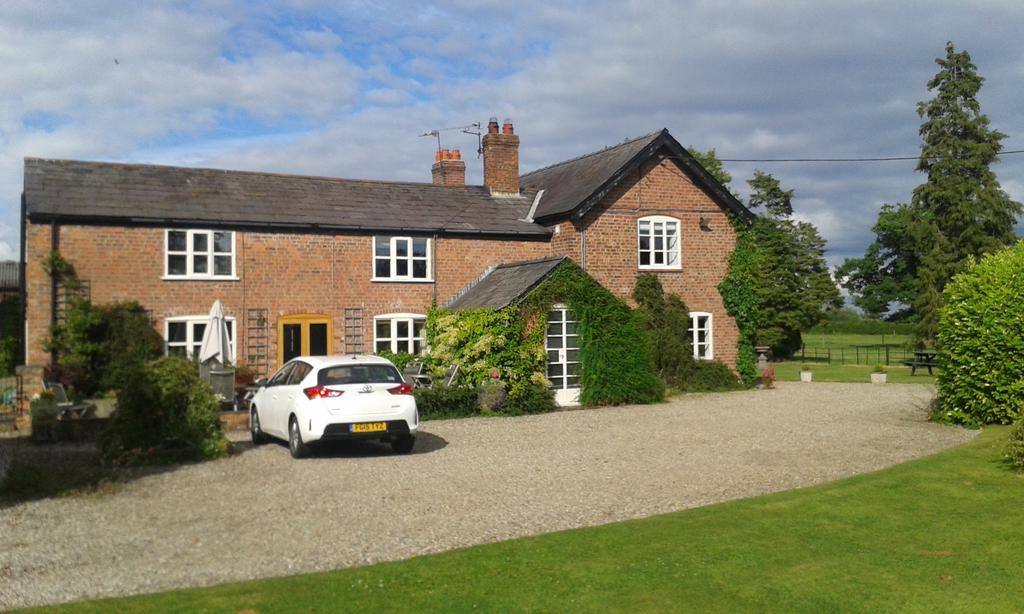 Newton Hall 4*
