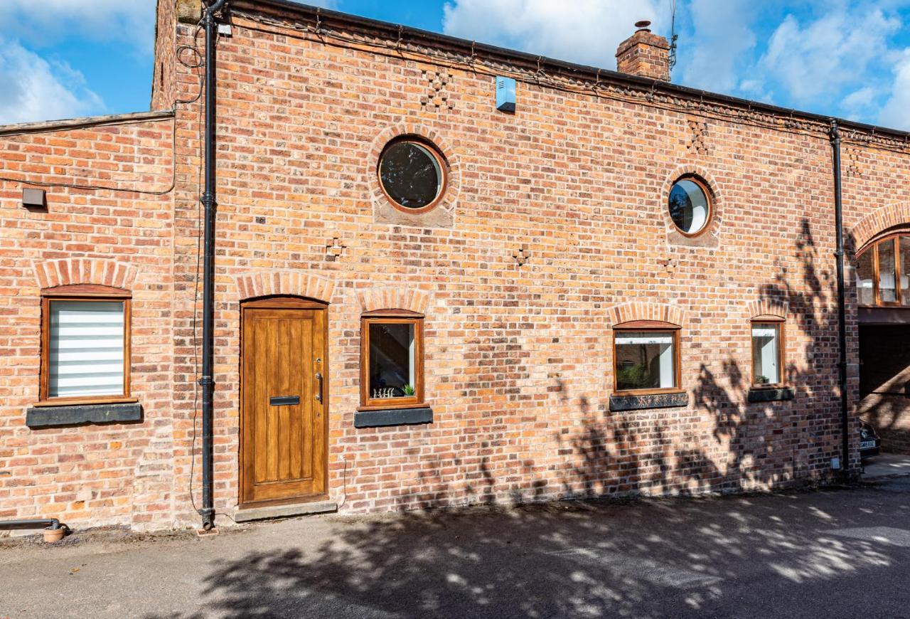 Holiday home No1 Little Barrow Barns - Sleeps 10