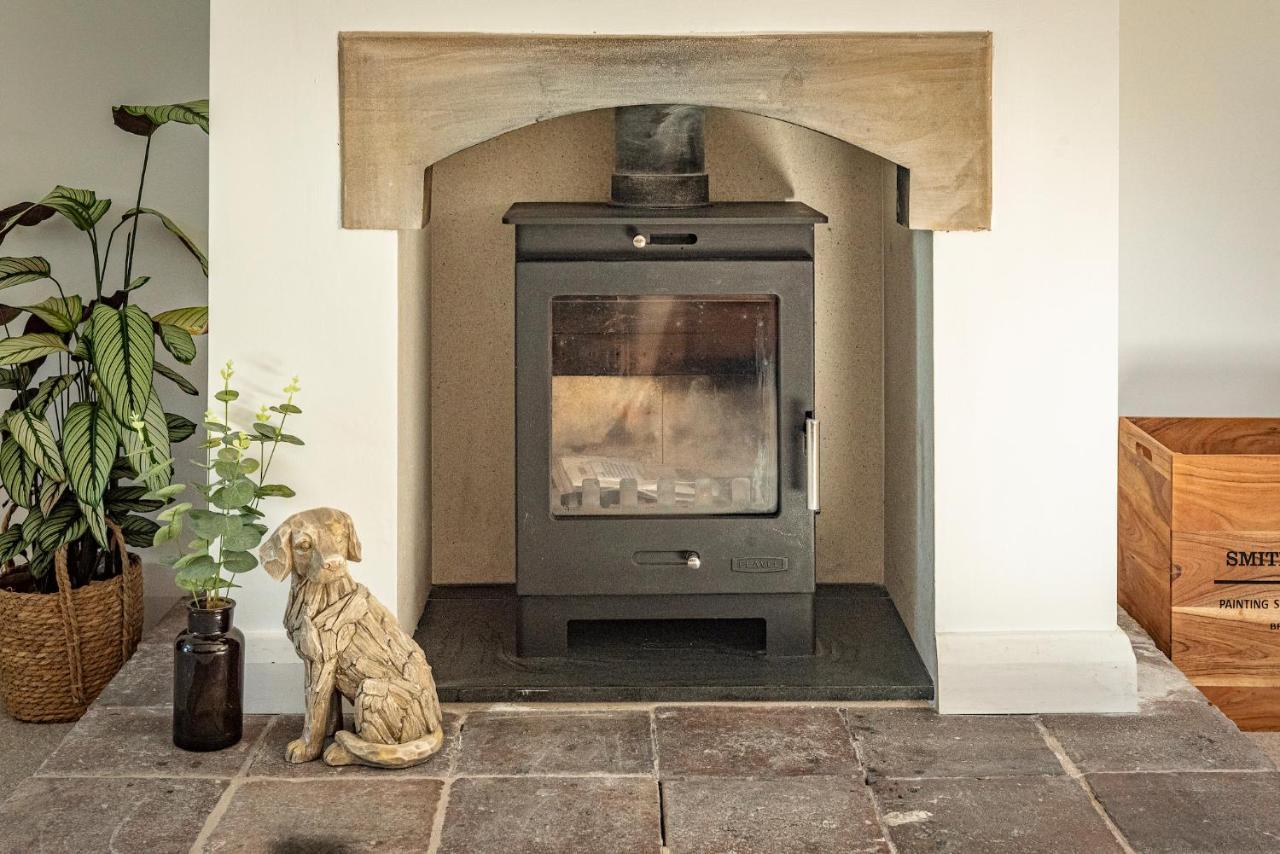 No1 Little Barrow Barns - Sleeps 10 Holiday home