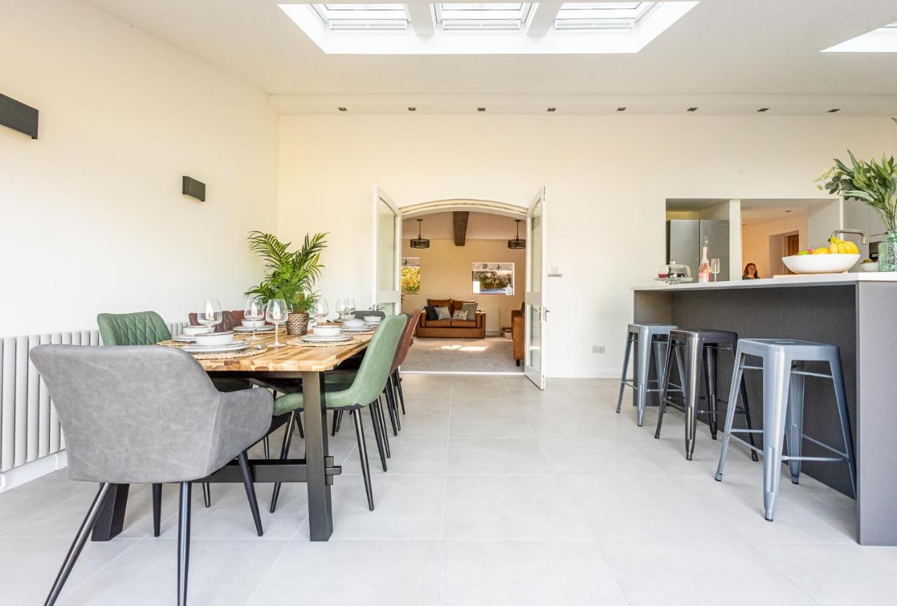 No1 Little Barrow Barns - Sleeps 10 Chester