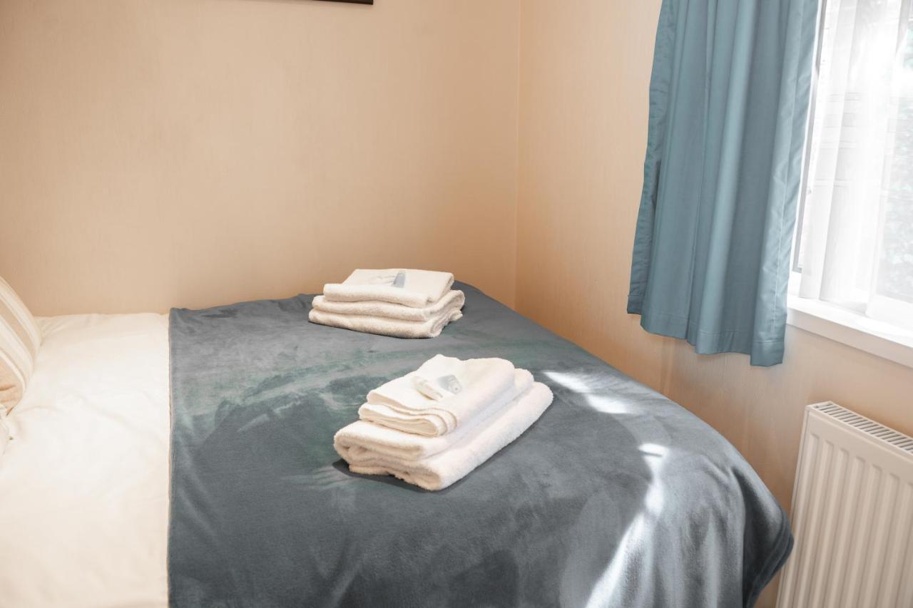 Pass The Keys The At Point House Farm - Sleeps Up To 6 Holiday home Chester