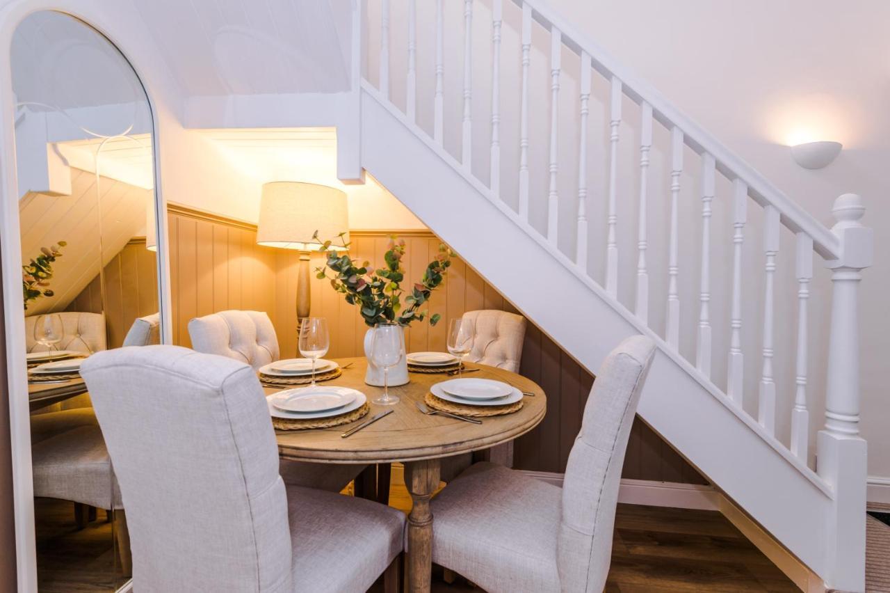 Country Charm Sleeps 4 & Free Parking Chester