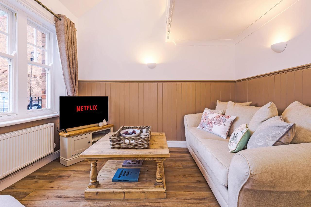 Holiday home Country Charm Sleeps 4 & Free Parking *