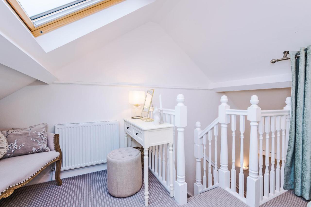 Country Charm Sleeps 4 & Free Parking Holiday home *