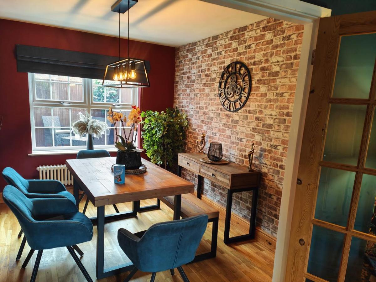 Boutique Abode - With Hot Tub Holiday home