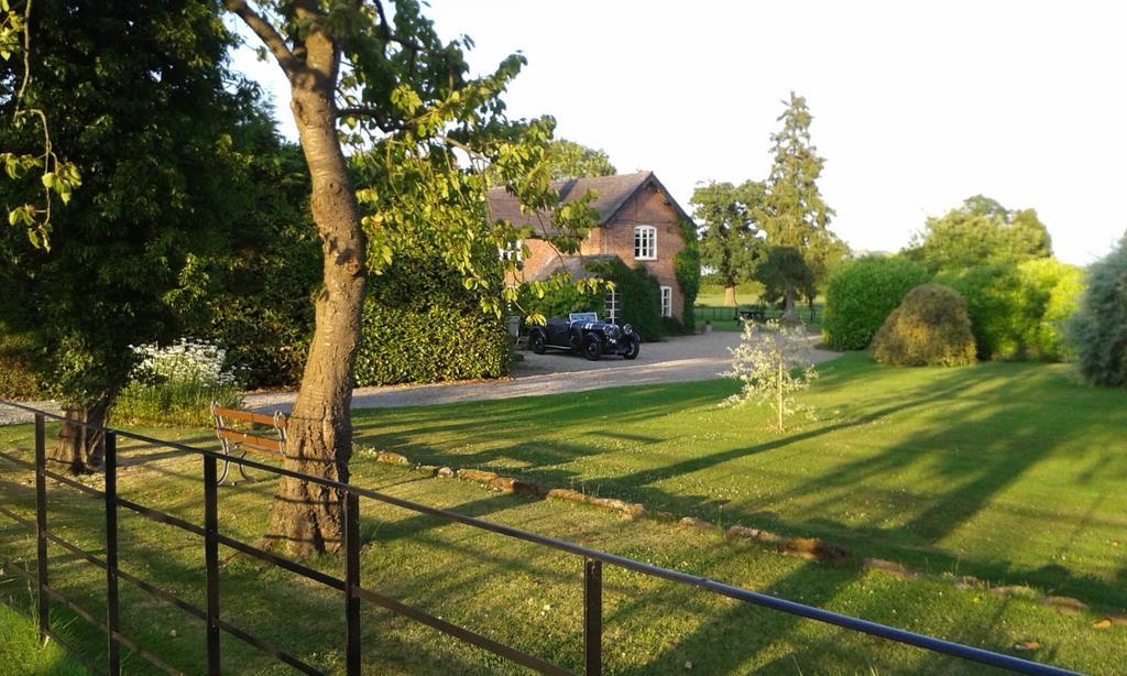 Newton Hall 4*