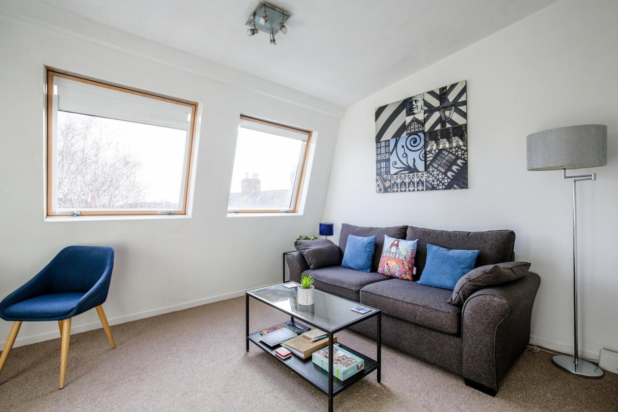 Stays - Value With Free Parking In The Heart Of
