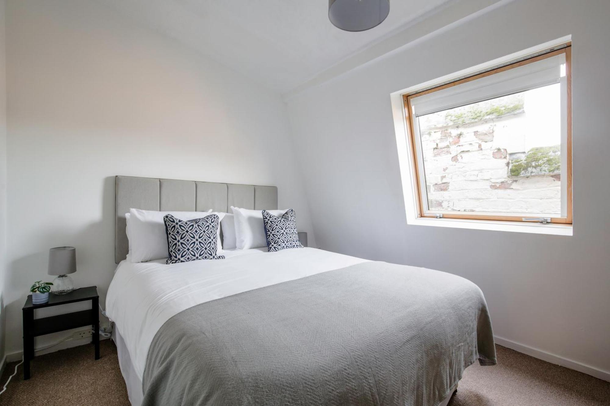 Stays - Value With Free Parking In The Heart Of Apartment *