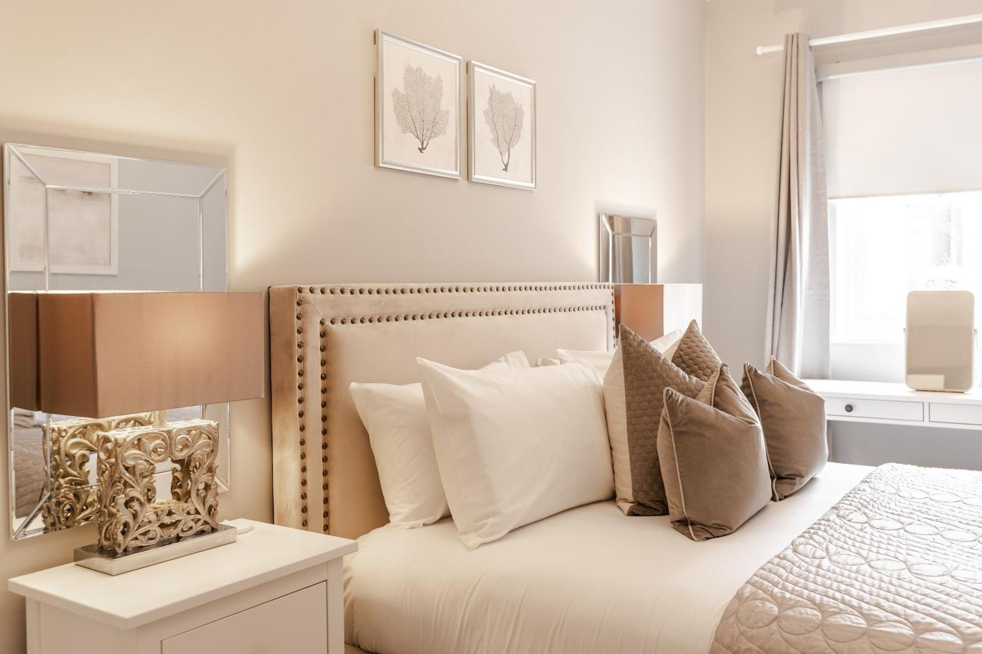 Stylish & Recently Refurbished - Up To 6 *