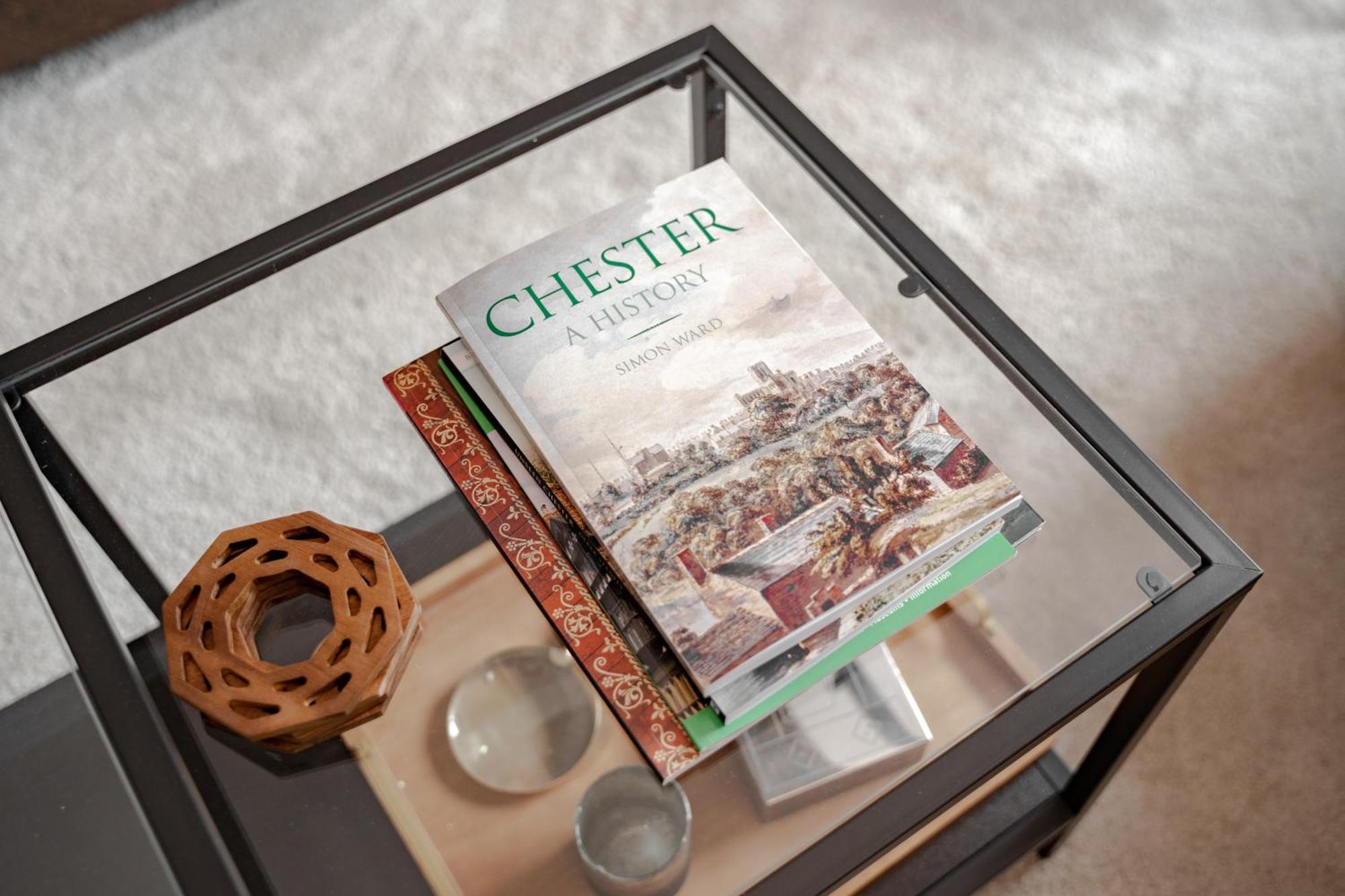 Stylish & Recently Refurbished - Up To 6 *