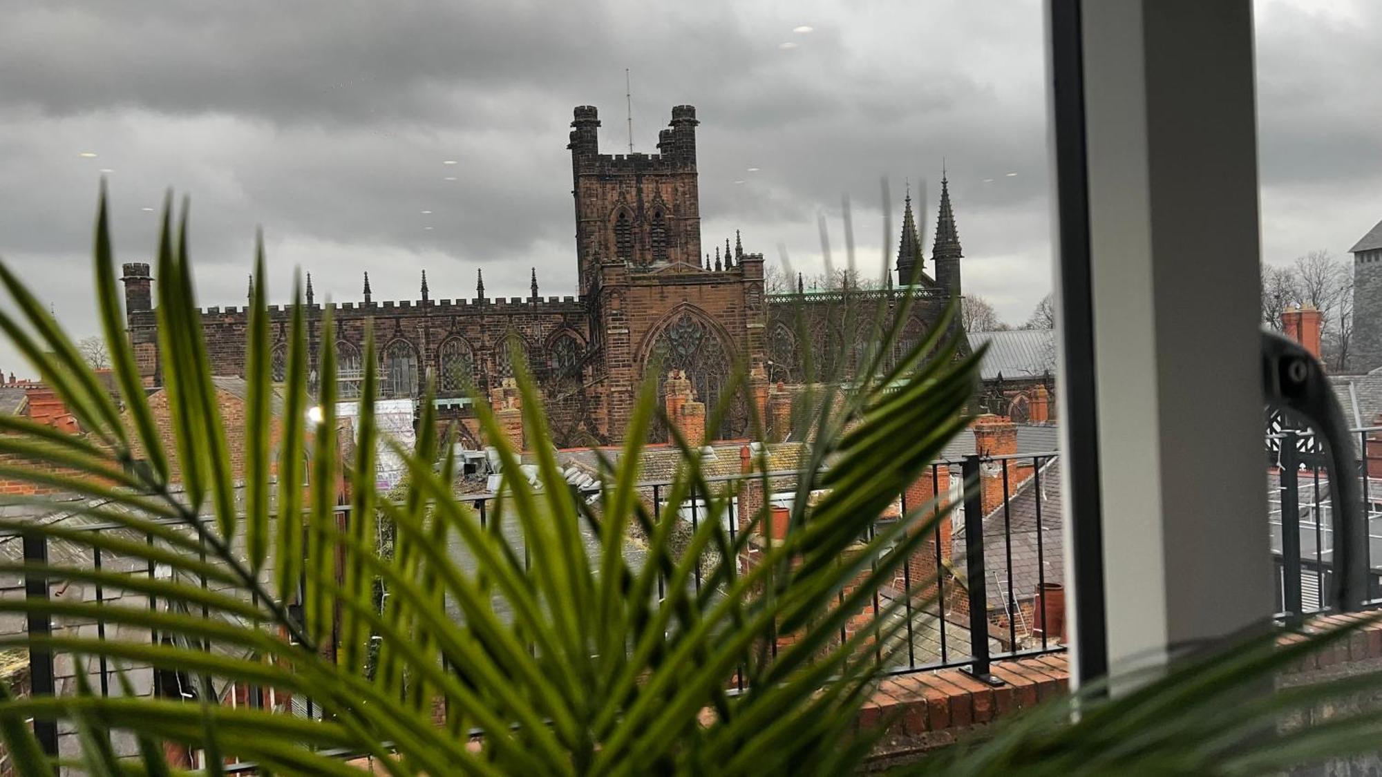 Penthouse On The Rows - Cathedral Views Chester
