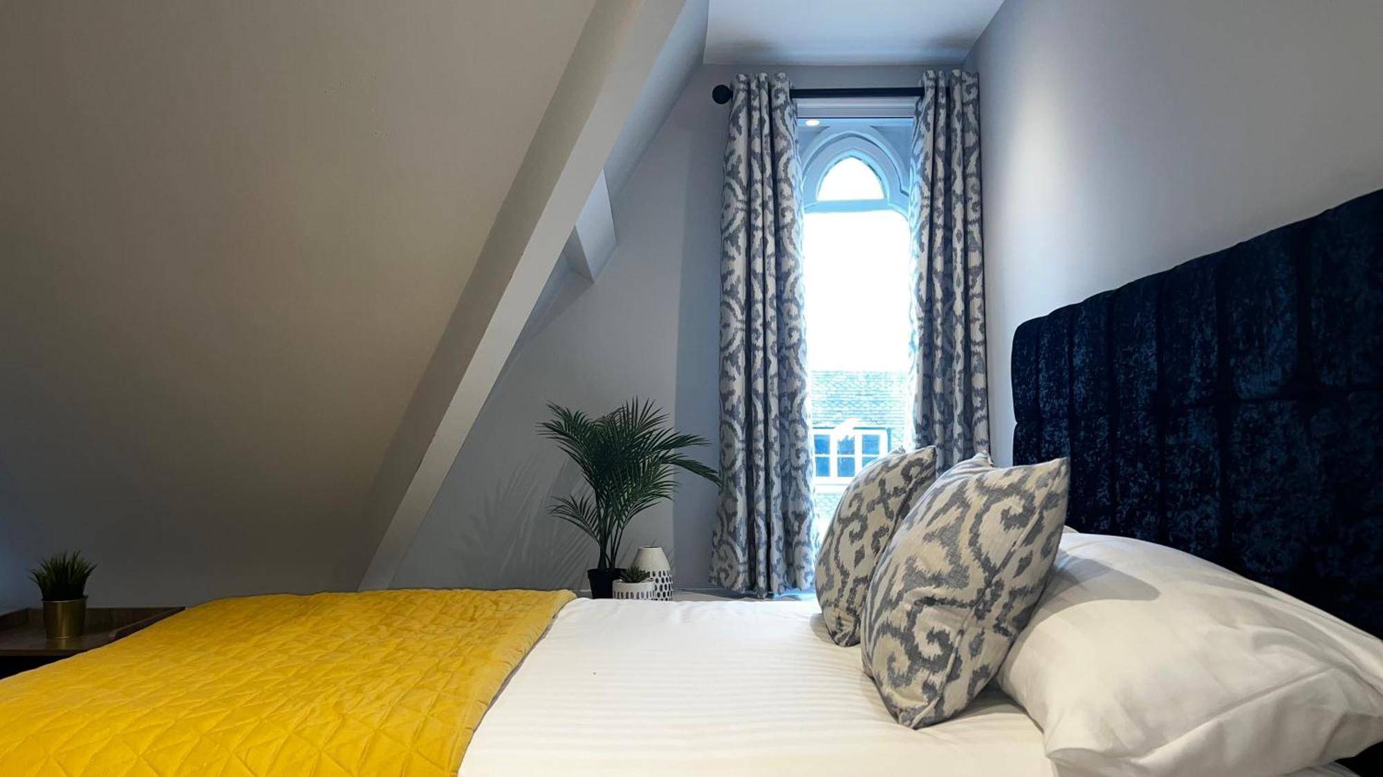 Penthouse On The Rows - Cathedral Views
