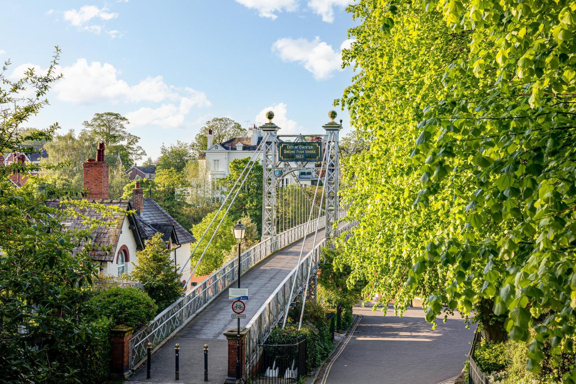 Country Charm Sleeps 4 & Free Parking * Chester