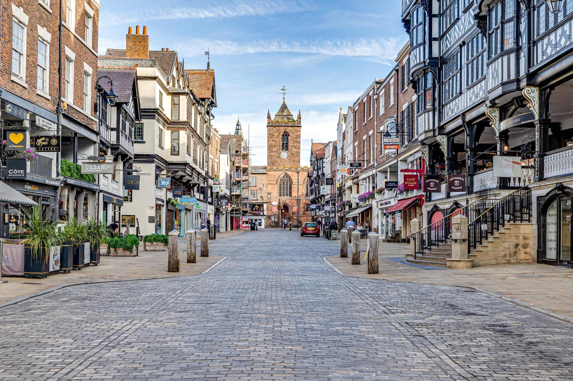 Country Charm Sleeps 4 & Free Parking Holiday home Chester