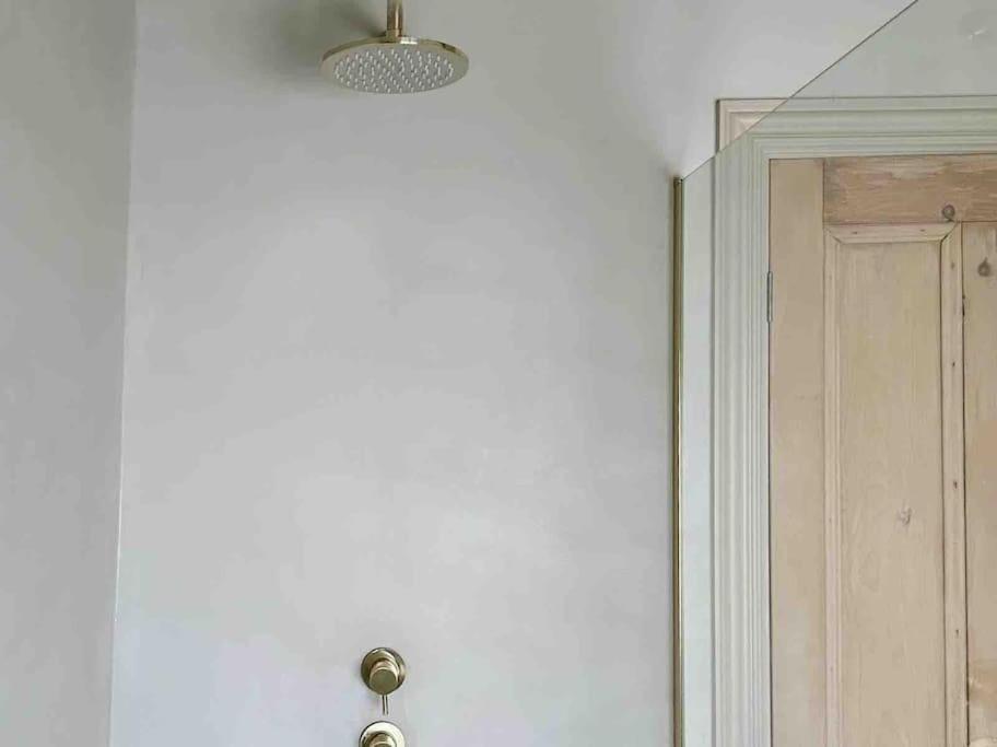 Luxury Centre Townhouse - Sleeps 6 Chester