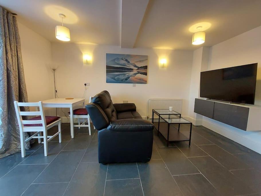 Flat 1 Cosy And Comfortable In Apartment Chester