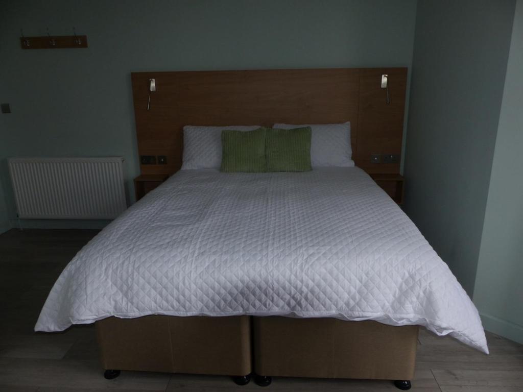 Hamilton Court Hoole 3*