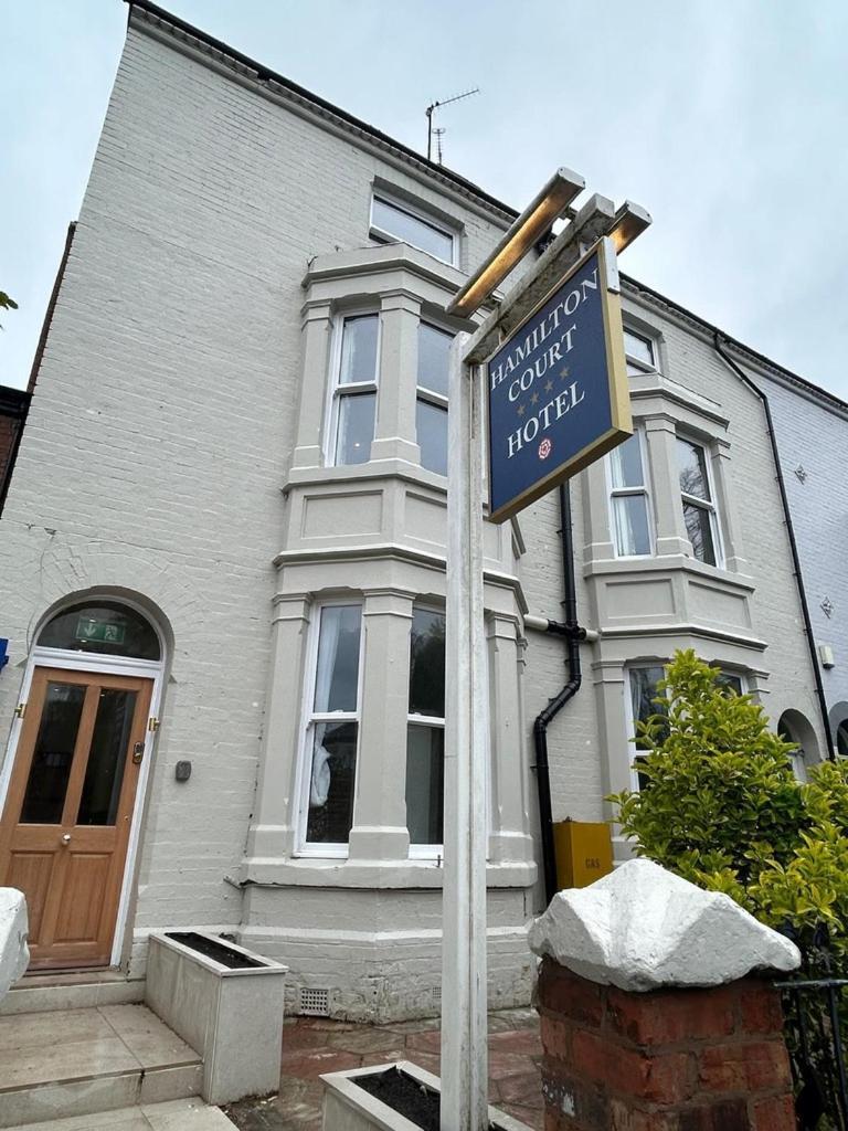 Hotel Hamilton Court Hoole