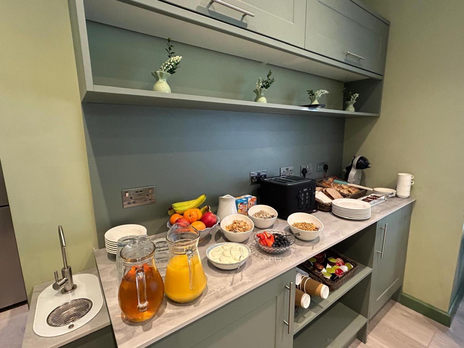 Hamilton Court Hoole Hotel 3*