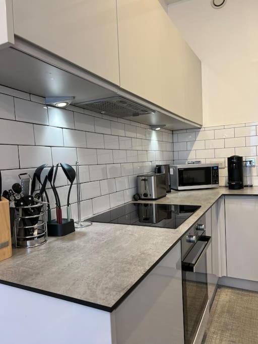 Apartment Modern Within Historic City Walls *