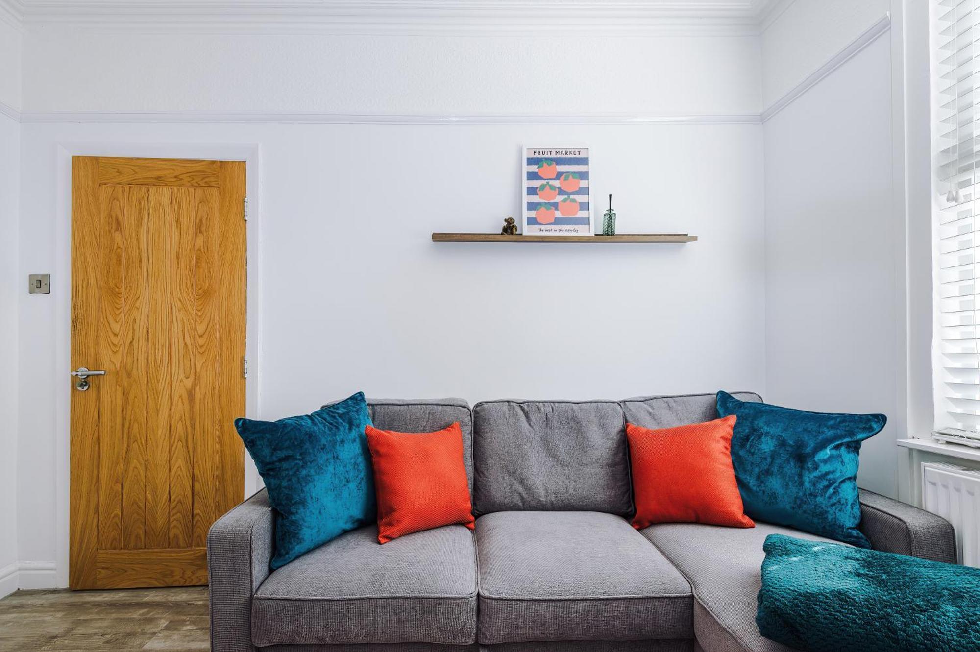 Serene & Contemporary Hoole House Holiday home