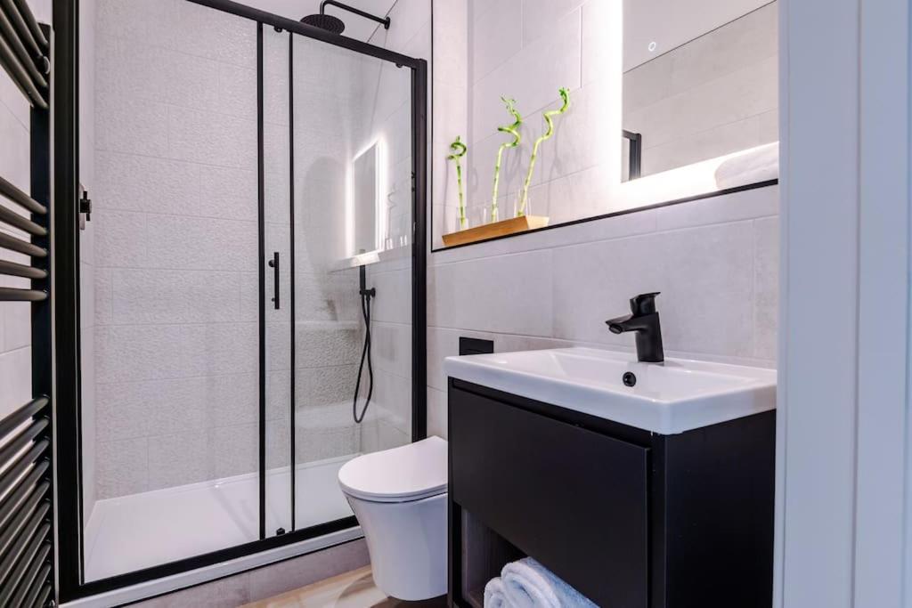 Apartment Centre Free Parking And Luxury Finishes Chester