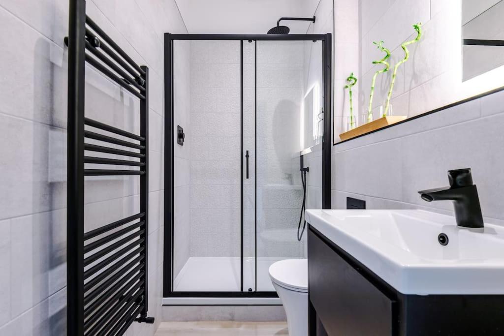 Centre Free Parking And Luxury Finishes Apartment