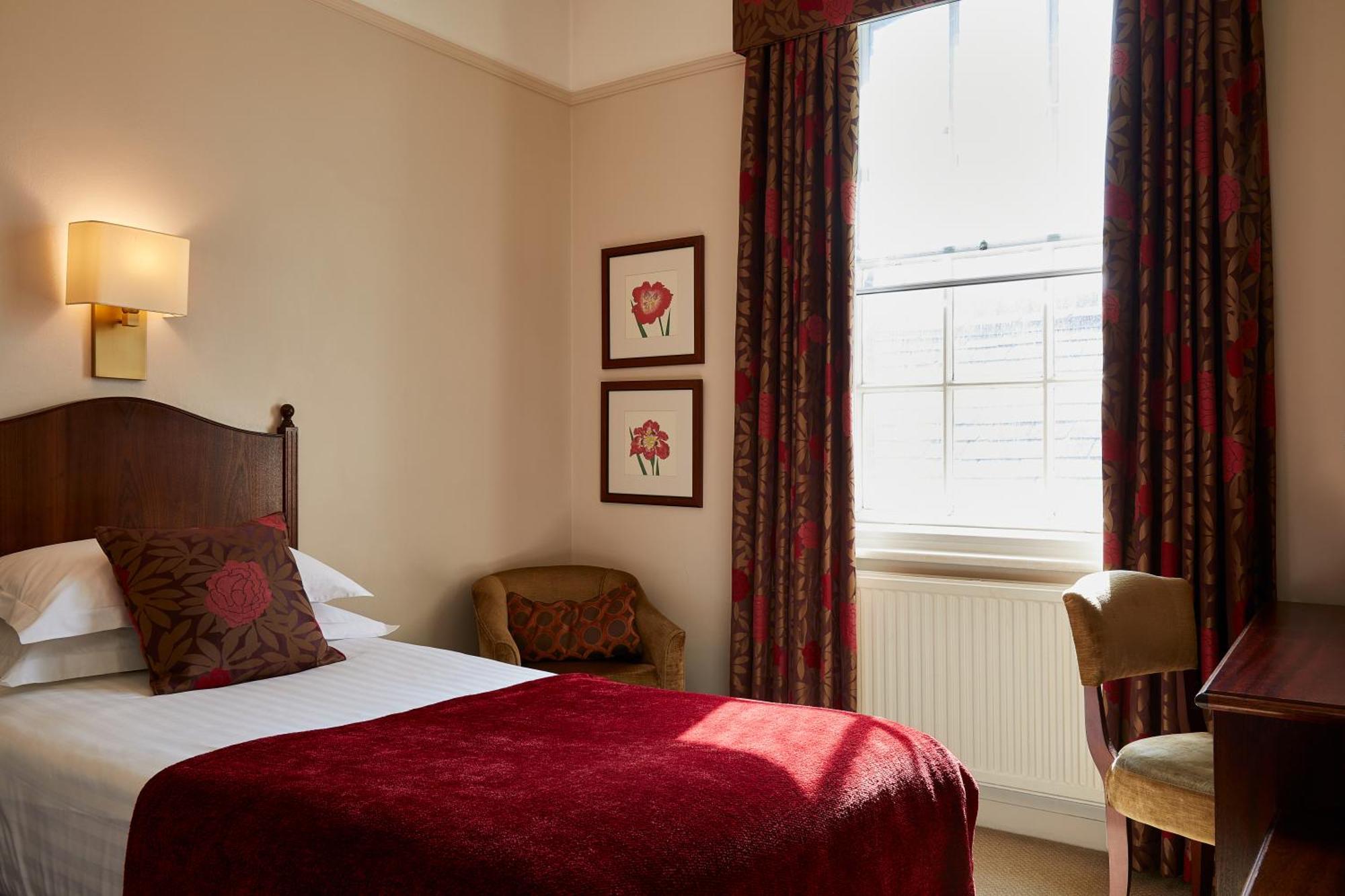 Hotel Macdonald New Blossoms Chester