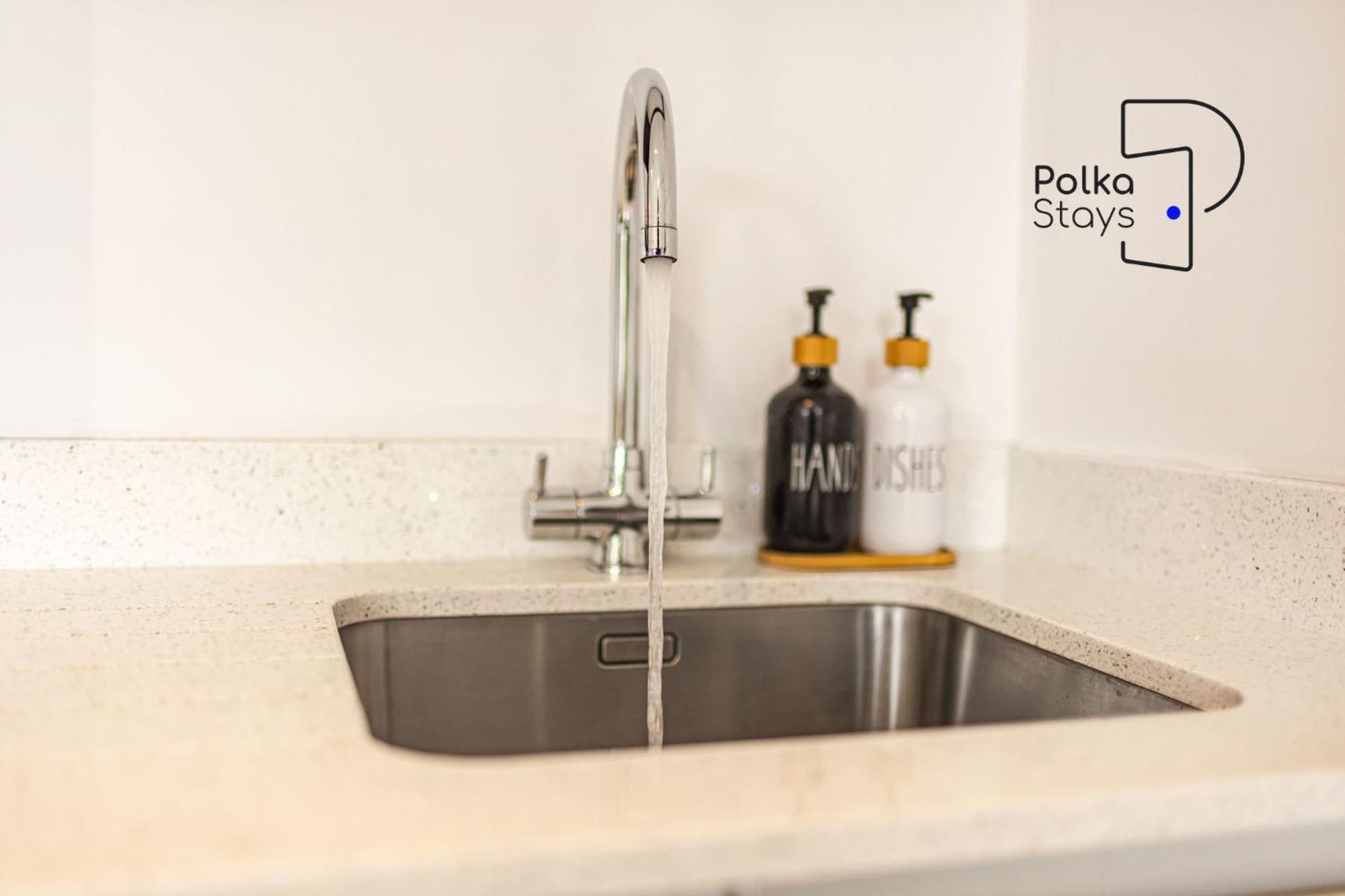 The Stables, - Luxury By Polkastays * Chester