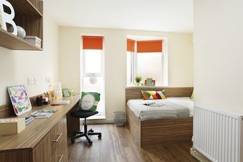 Trinity Hall Hotel 2*