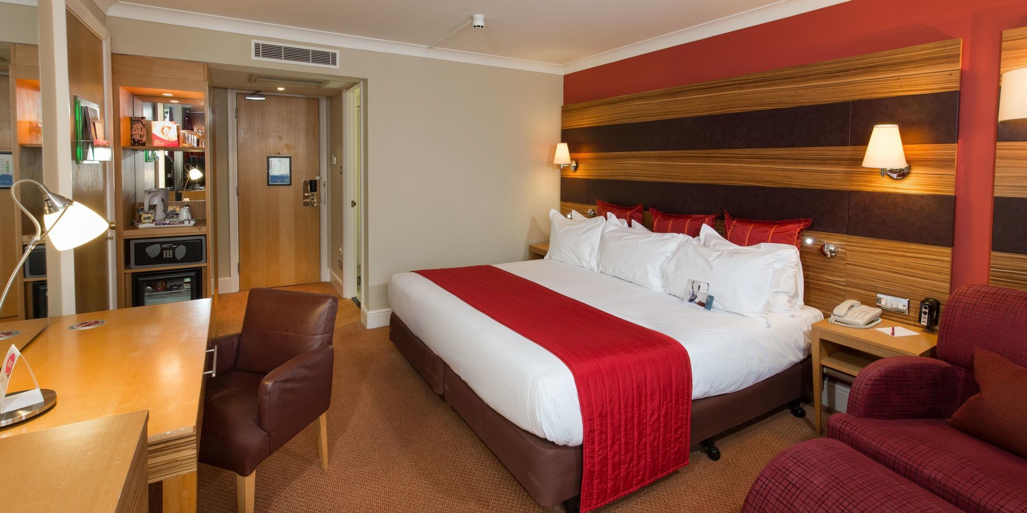 Crowne Plaza By Ihg Hotel