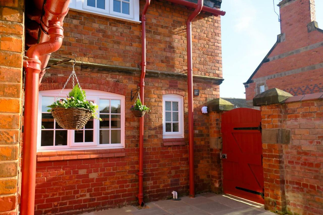 30 Overleigh Road * Chester