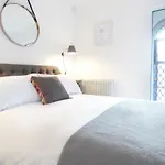 1 Chapel Place